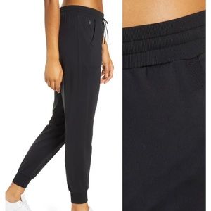Zella Live In Pocket Joggers